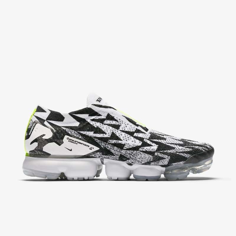 Black vapormax flyknit moc clearance